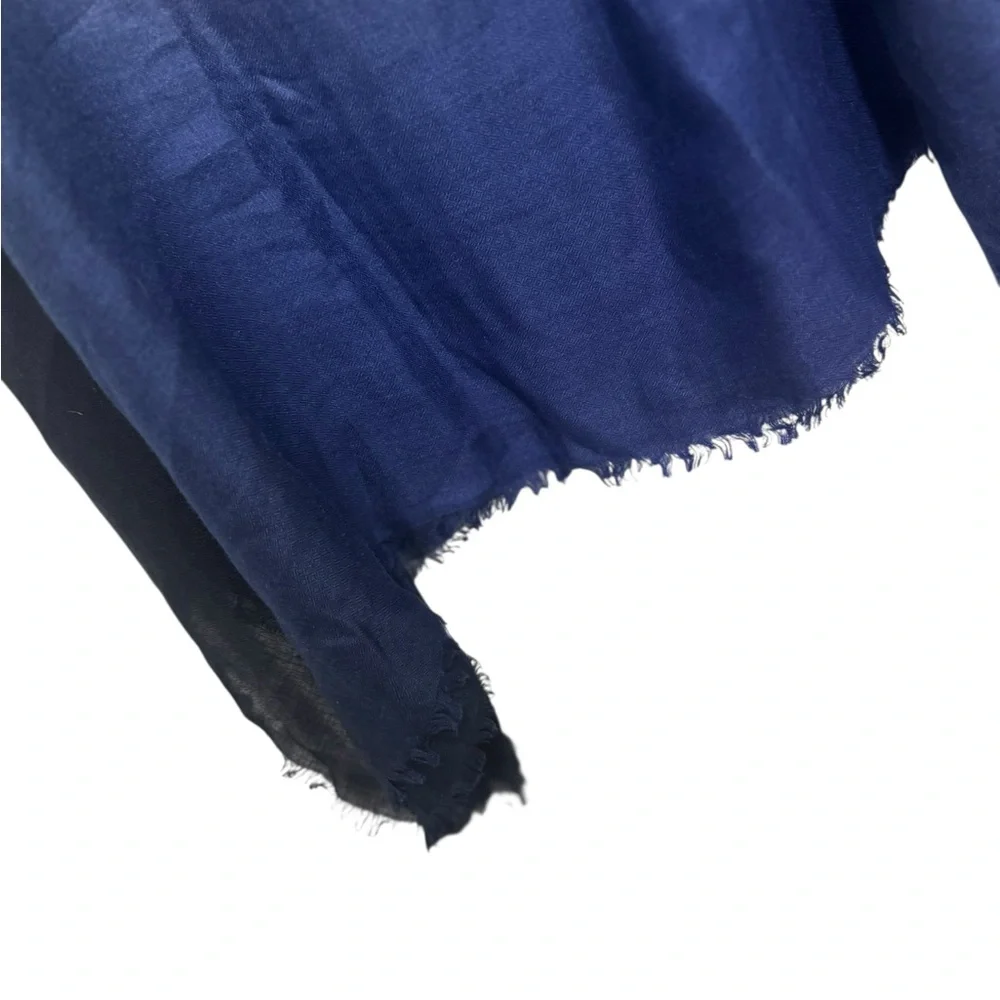 Giorgio Armani Runway Blue Ombré 100% Cashmere Scarf, 52 x 52 - Picture 3 of 5